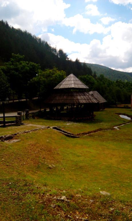 Planinska Kuca Villa โมกราโกรา ภายนอก รูปภาพ